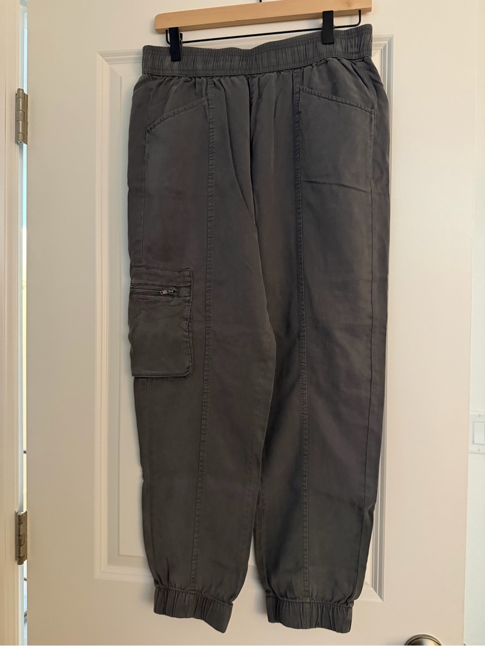 Women’s Gray Cargo Jogger Pants